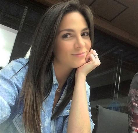 20:16 | la presentadora huyó de cali con su esposo, sebastián decoud, y sus hijos, tras recibir duras amenazas. Así se ven algunas celebridades colombianas después de dar ...