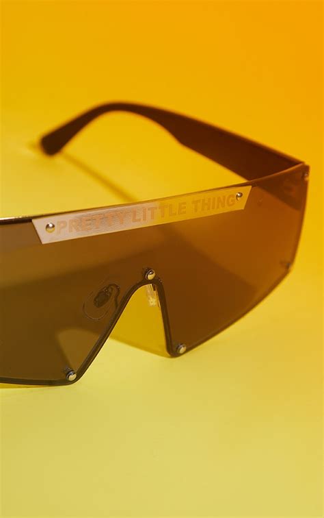 Plt Black Sporty Visor Sunglasses Prettylittlething