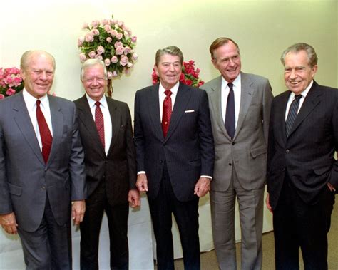 George H W Bush avec Richard Nixon Jimmy Carter Gerald Ford à l