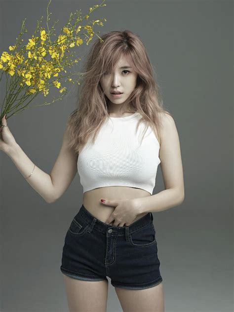 Secrets Hyosung Does The Whole ‘gq Photo Shoot Thing Justice Yellow
