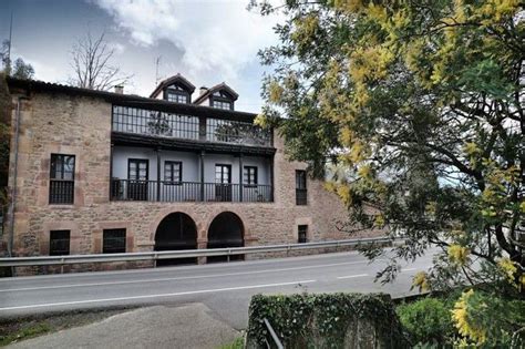 Bewertungen, hotelbilder & top angebote: Apartamentos Santa Lucía, Apartamentos rurales en Cabezón de la Sal | Apartamentos rurales ...