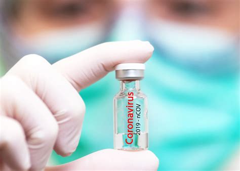 Moderna said its vaccine appears to be 94.5 per cent effective, according to preliminary data from the they aren't made with the coronavirus itself, meaning there's no chance anyone could catch it. Covid-19: União Europeia aprovou a vacina da Moderna