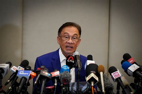 Malaysias Anwar Faces Police Probe Over Bid To Become Pm Police