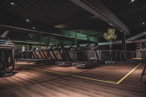 Empty Gym Pictures | Download Free Images on Unsplash
