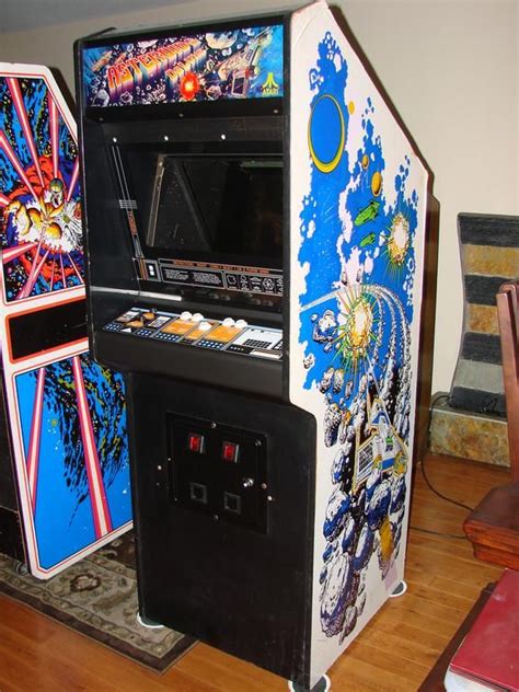 1980 Atari Asteroids Deluxe Stand Up Arcade Game Scv Games Retro