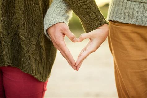 12 Real Signs Of True Love In A Relationship Love Dignity