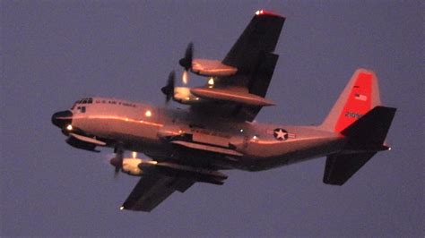 Awesome Usaf Lockheed Lc 130h Hercules 92 1095 Landing At Moffett Field