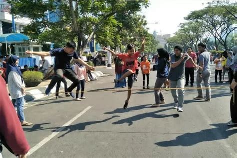 Lompat Tali Jadi Dolanan Tradisional Paling Banyak Dimainkan Ayo Semarang