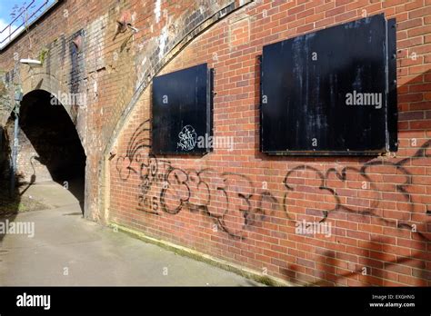 Old Railway Arches Leamington Spa And Graffiti Stock Photo Alamy