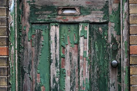 Wood Door Old Building Wallpapers Hd Desktop And