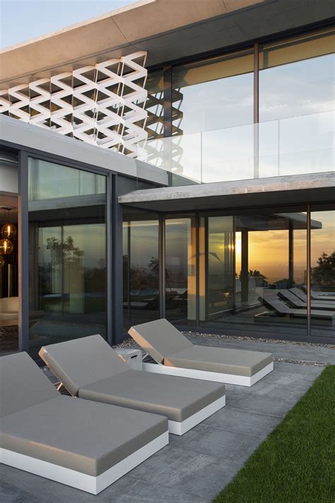 Concrete And Glass House Modern City Villa By Arrcc