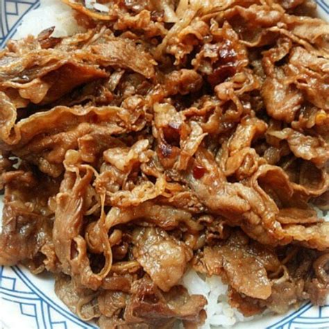 Rasa dan teksturnya gak jauh beda dengan yang asli, kok. Resep Daging Yakiniku Yoshinoya - Detail resep bisa di ...