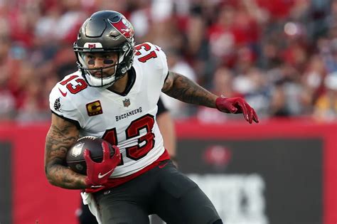 Mike Evans Salary Net Worth Contract Hall Of Fame Height College