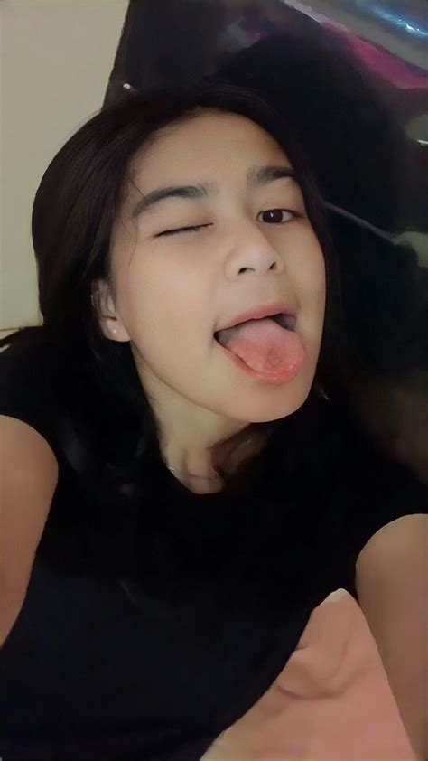 kawan ku siap ngel0nte kamu mau on we heart it pretty girl face long tongue girl beautiful