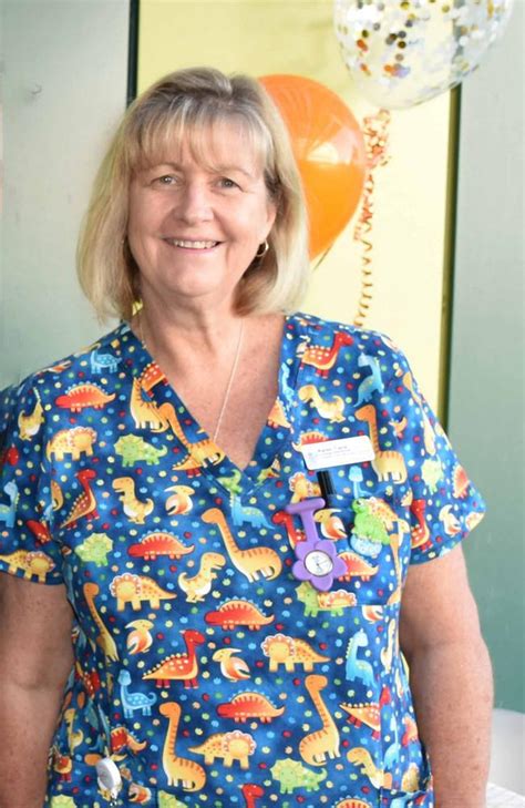 Mackay Oncology Nurse Karen Caris Receives Clinical Care Award The Courier Mail