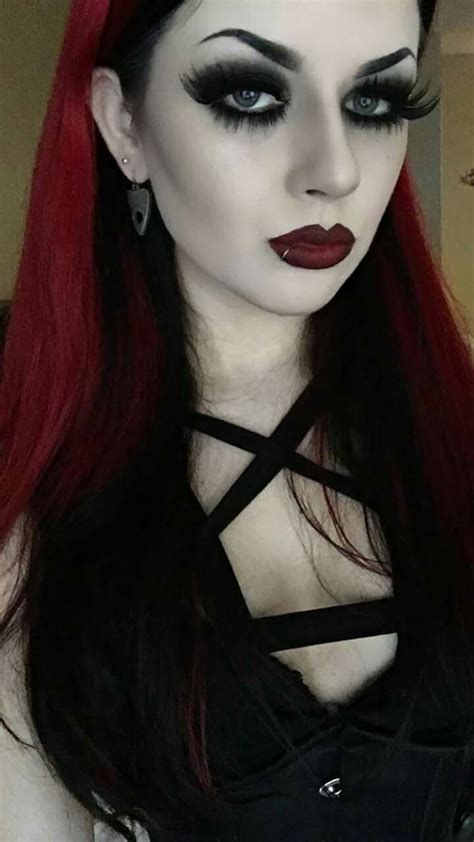 Gothic Makeup Dark Makeup Kiss Makeup Fashion Makeup Makeup Looks Pretty Makeup Beauty