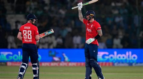 Pak Vs Eng 1st T20 Highlights England Chase 159 To Beat Pakistan By