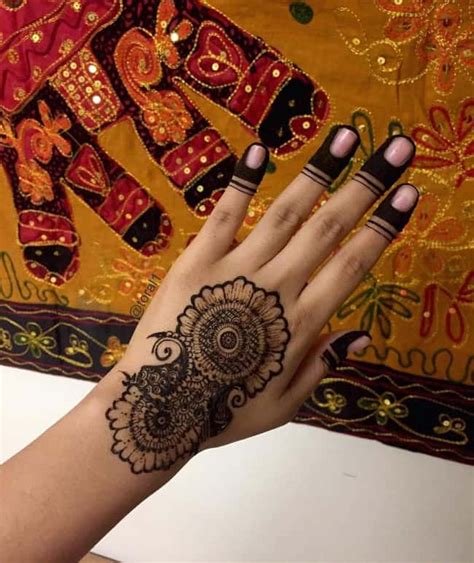 This is an extremely simple henna hand tattoo. 150 Incredible Henna Tattoo Designs (Ultimate Guide, March ...