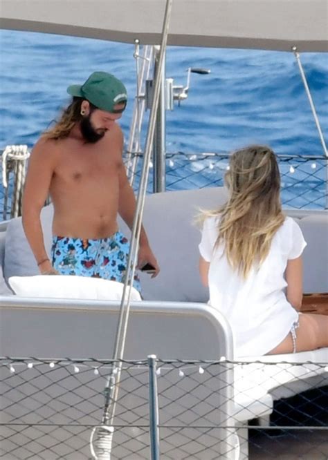 Heidi Klum And Tom Kaulitz Spotted On Yacht On Their Honeymoon In Capri Italy 29 Gotceleb
