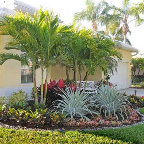 35 Amazing Tropical Landscaping Ideas To Make Beautiful Garden Tropical
