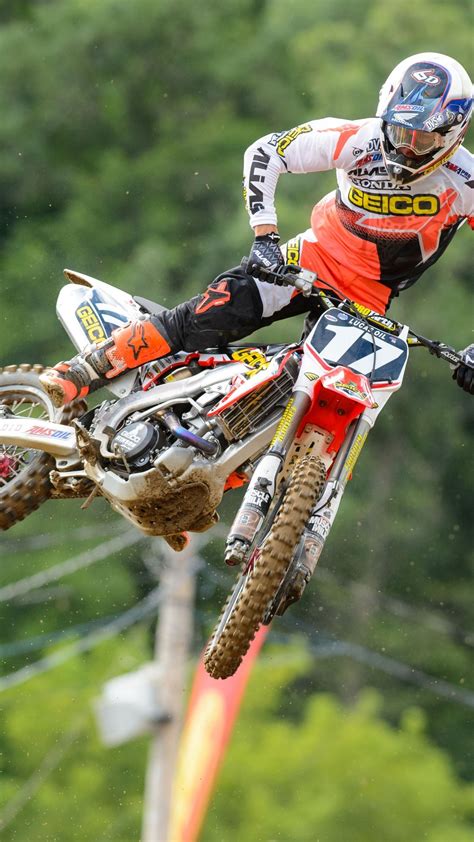 Iracing has partnered with the two biggest names in dirt racing: Download 1080x1920 Motocross, Dirt, Honda H, Racing ...