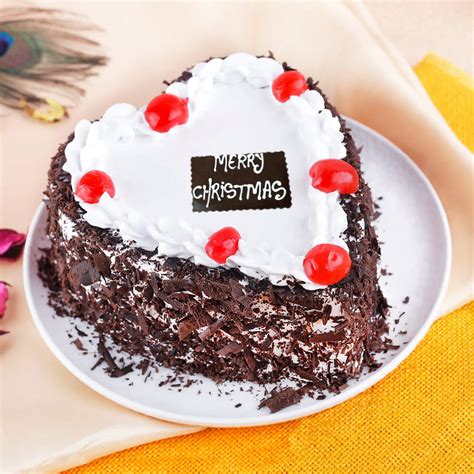The below section of this page shows you with the cutest collection of merry christmas cake images, pictures which are. Merry Christmas Heart Shape Cake | Winni