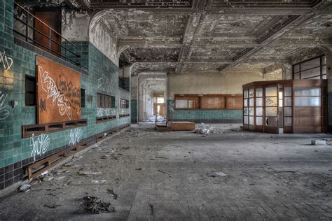 Abandoned University B ‹ Pictureart Photography