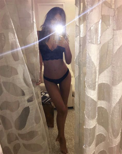 irina shayk faz selfie sensual de lingerie em frente ao espelho revista marie claire