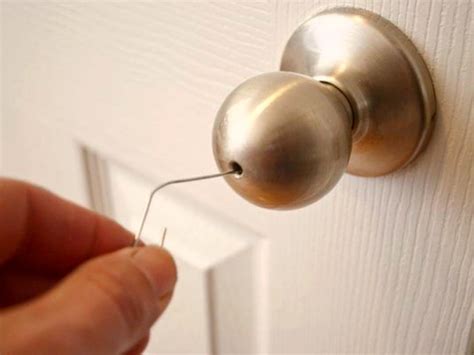Learn How To Pick A Deadbolt Lock With A Bobby Pin Lockspedia
