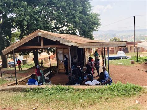 Uganda Volunteer In Health Clinic Travel Medicine Alliance