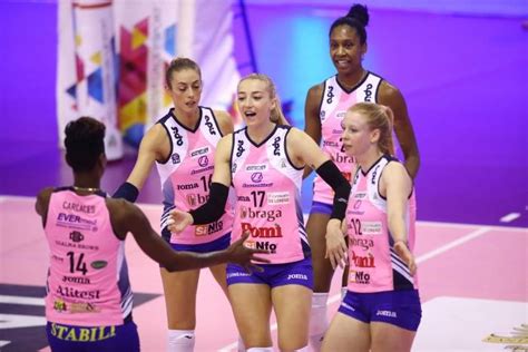 Partite dell'ultima giornata e classifica aggiornata. Campionato Serie A1 femminile: mercoledì Chieri ...