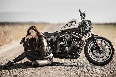 Shanna Mclaughlin On A Harley Davidson Blonde Model Harley Motorcycle Hd Wallpaper Peakpx