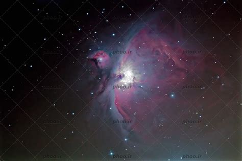 عکس کهکشان با ستاره های اطراف آن عکس با کیفیت و تصاویر استوک حرفه ای