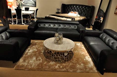 Our company is proud to offer the finest leather sofas that have been handcrafted by the finest furniture makers in all of italy. Modern black Italian Leather sofa set VG334 | Leather Sofas