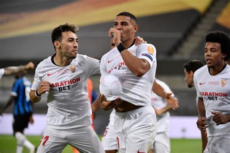 A proposito dell'inter, la bacheca dei nerazzurri è decisamente più ricca: Sevilla win thrilling Europa League final as Inter Milan ...