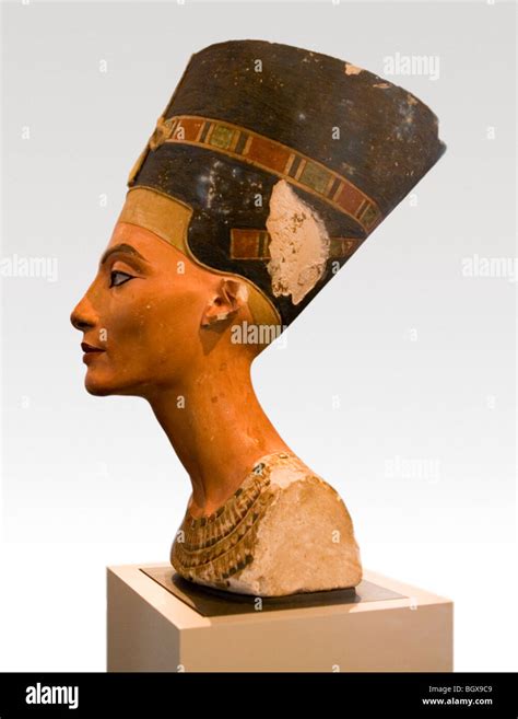 Painted Limestone Bust Of Nefertiti Hi Res Stock Photography And Images