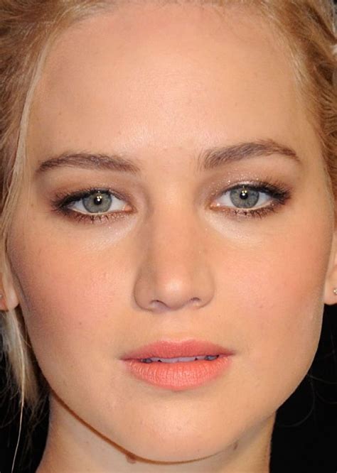 Close Up Of Jennifer Lawrence At The 2015 Paris Premiere Of The Hunger