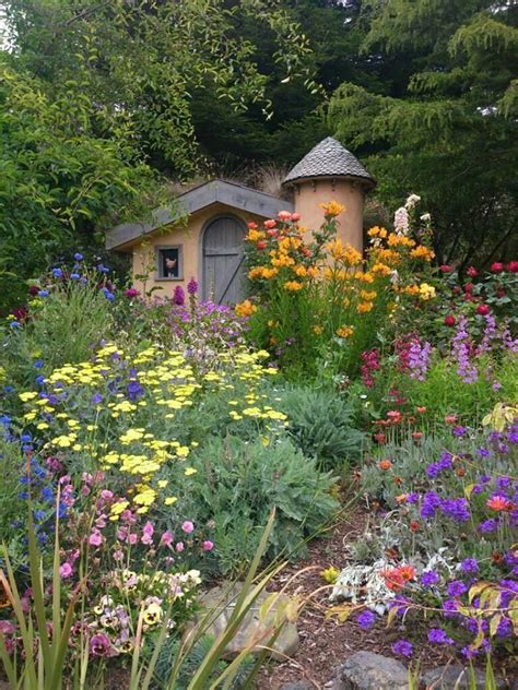Sweet Colorful Old Fashioned English Cottage Garden Sunny Simple Life