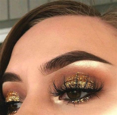 Gold Gliterry Smokey Eye Makeup Look Bestmakeupideas Prom Eye Makeup