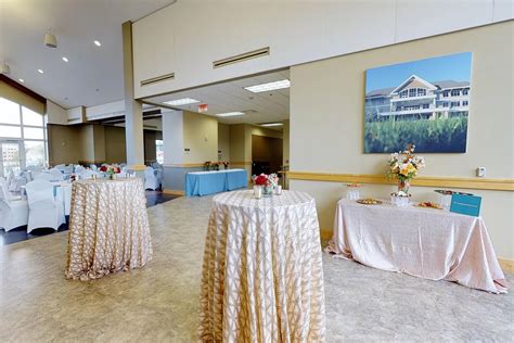 Oconomowoc Community Center - Banquet Halls - Oconomowoc, WI - WeddingWire