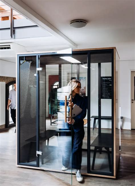 Die Flexible Meetingbox Für 2 4 Personen Mute Labs