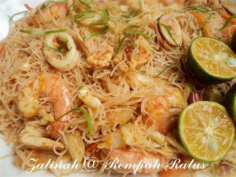 Jenis rempah yang dimiliki indonesia pun cukup beragam. Rempah Ratus: Mee Hoon Goreng Tomyam
