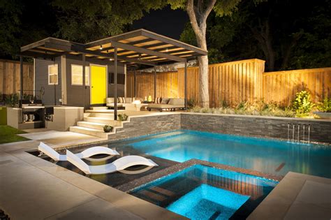 Modern L Shaped Swimming Pool And Spa Design By Randy Angell Designs