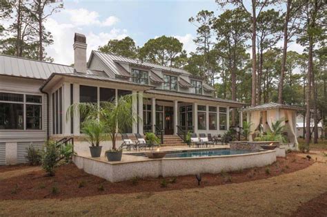 Modern Meets Traditional In This Inviting Lowcountry River House