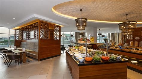 Hilton Garden Inn Dubai Al Mina Hotels Create Your Dubai Holiday Emirates Tanzania