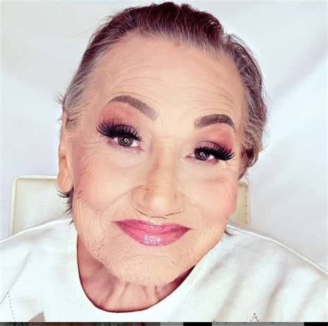 Granddaughter Did Makeup For Her 80 Year Old Grandmother And Now Granny Became A Real Internet