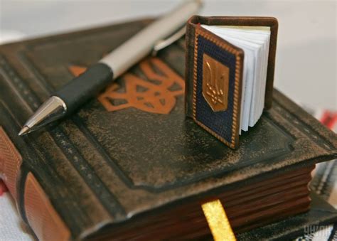 Тому, відпочиваючи на день конституції україни, варто згадати, що це не лише черговий вихідний, а і серйозний привід ще раз прочитати основний закон нашої держави. День Конституції України 2020 - історія, цікаві факти ...