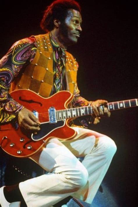 Pin By Musopedia On Gibson Es 335 Cherry Chuck Berry Gibson Guitars