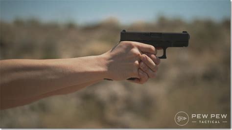 Guide How To Grip A Pistol Pictures And Video By Eric Hung Global