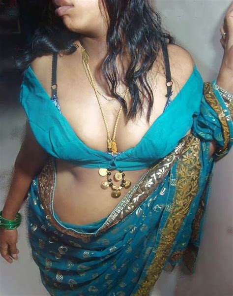Saree Blouse Wali Bhabhi Hiking Petticoat Sex Pic | My XXX Hot Girl